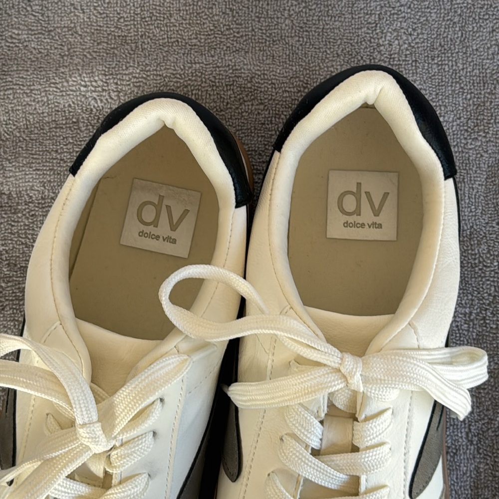 Dolce Vita Voyage sneaker White and Tan women’s size 9 - Picture 2 of 8